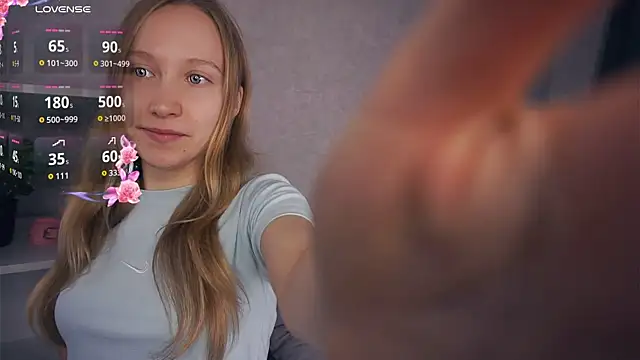 Snapshot of EarnestineGyllenband chatting on November 10, 6:51 am EarnestineGyllenband online show from November 10, 6:51 am