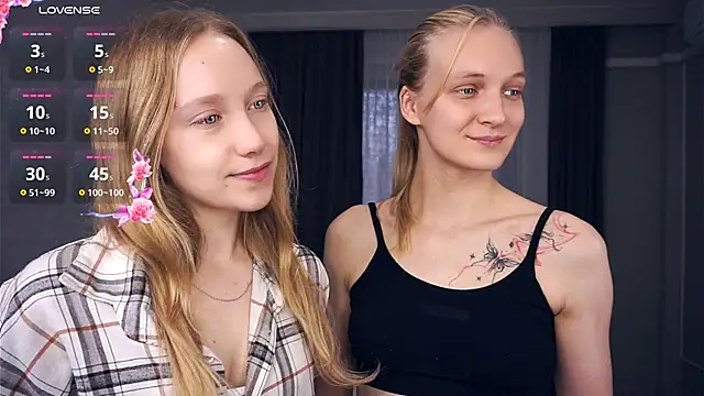 Snapshot of EarnestineGyllenband chatting on October 24, 6:23 am EarnestineGyllenband online show from October 24, 6:23 am