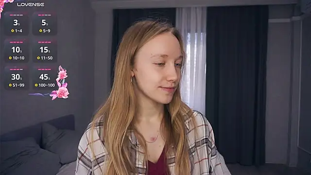 Snapshot of EarnestineGyllenband chatting on November 3, 6:51 am EarnestineGyllenband online show from November 3, 6:51 am