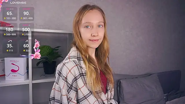 Snapshot of EarnestineGyllenband chatting on November 8, 6:39 am EarnestineGyllenband online show from November 8, 6:39 am