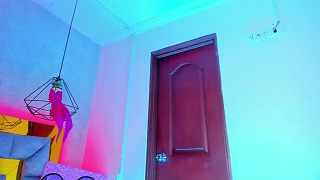 sophiievv online show from February 1, 8:01 am