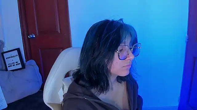 sophiievv online show from February 13, 7:25 pm