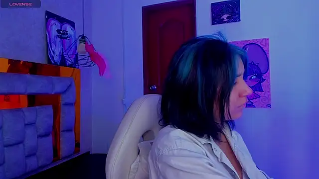 sophiievv online show from February 28, 7:35 pm