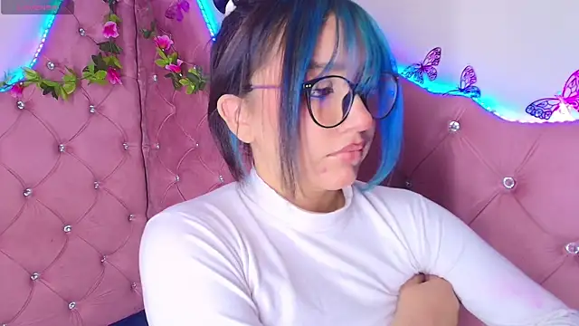 sophiievv online show from April 15, 7:51 pm