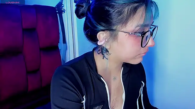 sophiievv online show from April 21, 8:04 pm