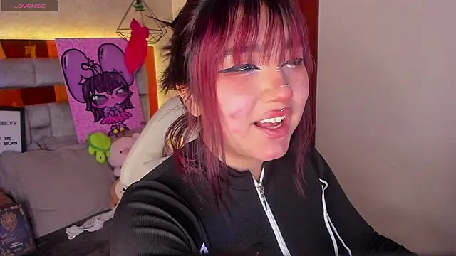 sophiievv online show from December 2, 7:04 pm