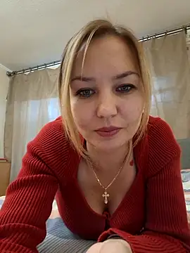 Snapshot of VeroLoverx chatting on October 13, 2:18 pm VeroLoverx online show from October 13, 2:18 pm