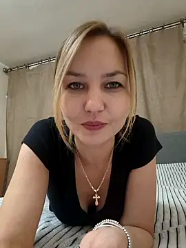 Snapshot of VeroLoverx chatting on October 26, 3:34 pm VeroLoverx online show from October 26, 3:34 pm