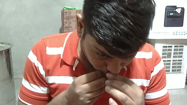 Ajmersingh335512 online show from May 11, 2:56 pm