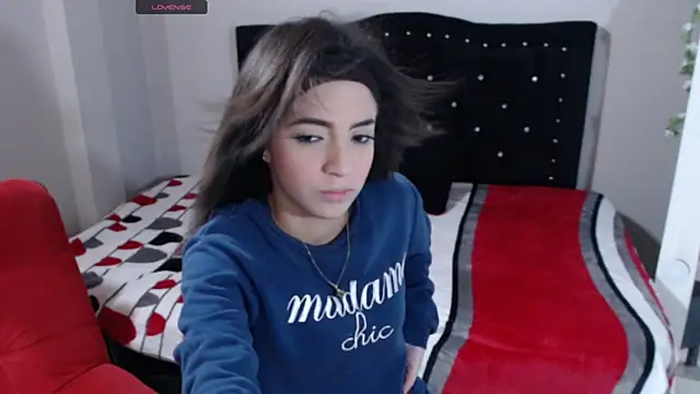 Coraline Playful online show from October 25, 11:53 am