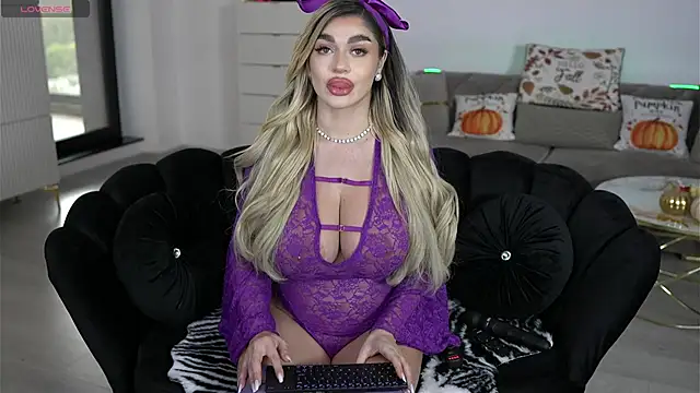 Snapshot of Ellyxxxelly chatting on November 7, 12:31 pm Ellyxxxelly online show from November 7, 12:31 pm