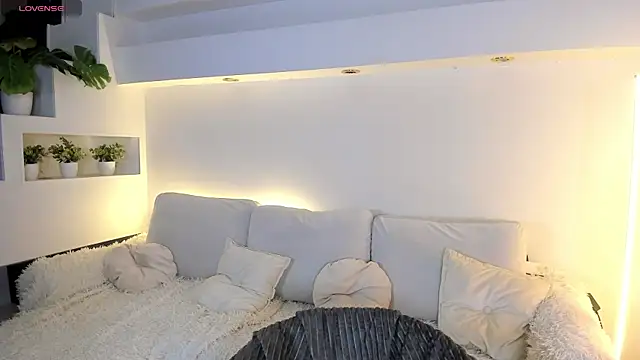 Alissa S online show from July 25, 4:35 pm