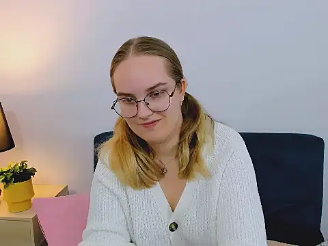 Snapshot of AliceCrazy69 chatting on November 7, 1:15 pm AliceCrazy69 online show from November 7, 1:15 pm