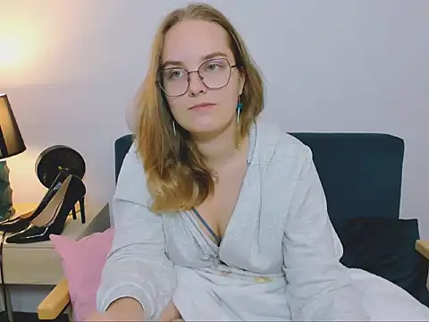 Snapshot of AliceCrazy69 chatting on November 20, 2:40 pm AliceCrazy69 online show from November 20, 2:40 pm