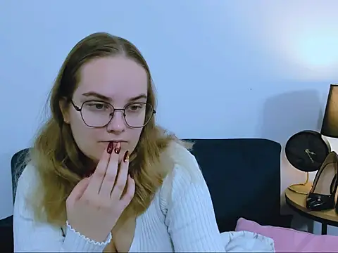 Snapshot of AliceCrazy69 chatting on November 21, 12:48 pm AliceCrazy69 online show from November 21, 12:48 pm