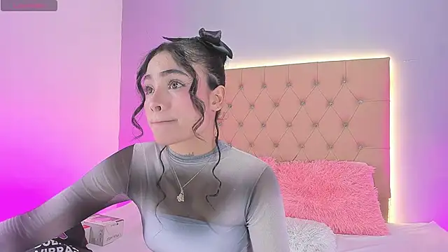 SammyRose  online show from February 7, 6:10 am