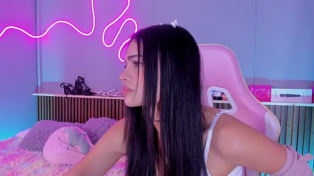 SammyRose  online show from May 9, 10:35 pm