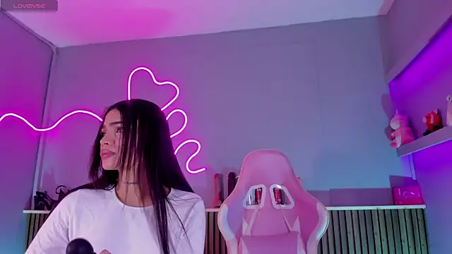 SammyRose  online show from April 21, 8:37 pm