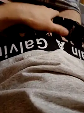 Snapshot of atanas088 chatting on December 1, 8:32 pm atanas088 online show from December 1, 8:32 pm