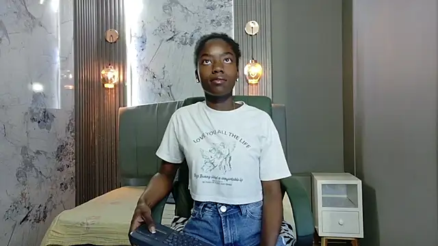 Snapshot of katia_green1 chatting on October 2, 11:46 am katia green1 online show from October 2, 11:46 am