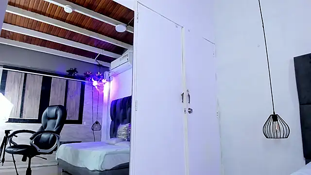 AfroditaLeclair online show from November 9, 1:37 pm