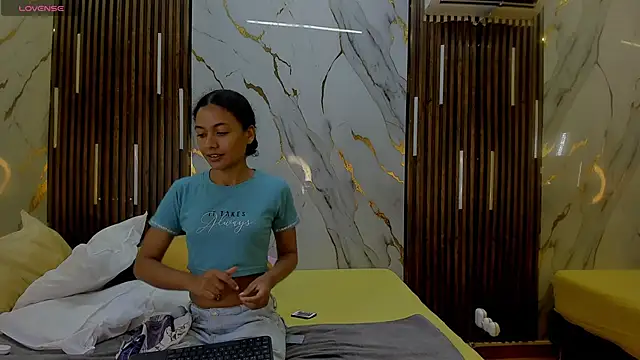 Snapshot of VictoriaDuart chatting on December 1, 8:32 pm VictoriaDuart online show from December 1, 8:32 pm