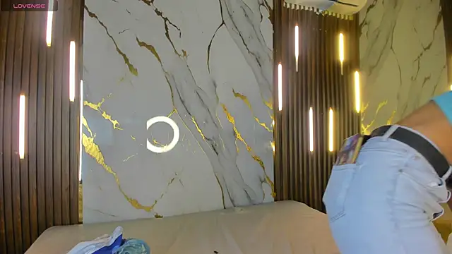 Snapshot of VictoriaDuart chatting on November 8, 8:01 pm VictoriaDuart online show from November 8, 8:01 pm