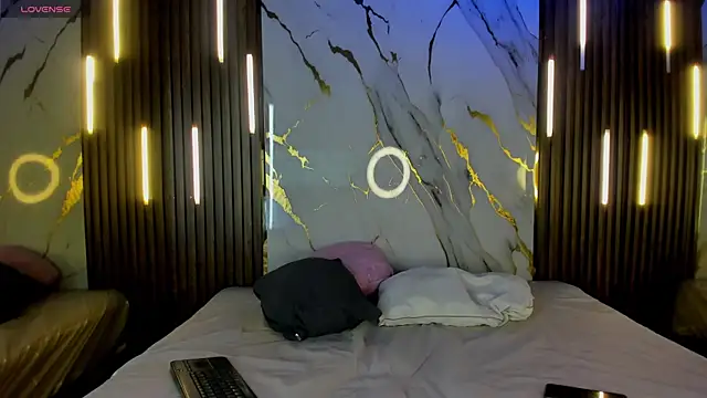 Snapshot of VictoriaDuart chatting on November 9, 8:24 pm VictoriaDuart online show from November 9, 8:24 pm