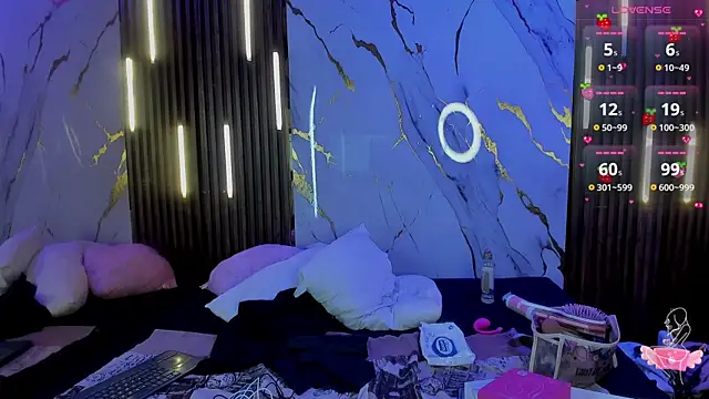 Snapshot of VictoriaDuart chatting on October 30, 8:28 pm VictoriaDuart online show from October 30, 8:28 pm