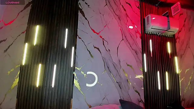 Snapshot of VictoriaDuart chatting on November 6, 8:13 pm VictoriaDuart online show from November 6, 8:13 pm