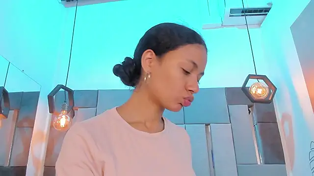 VictoriaDuart online show from February 11, 8:20 pm