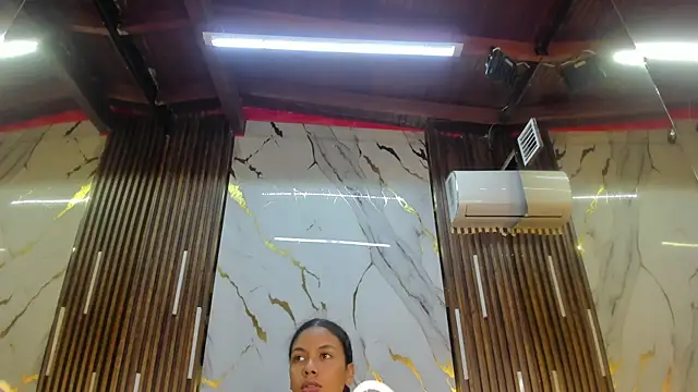 VictoriaDuart online show from March 29, 9:05 pm