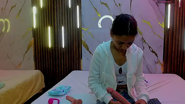 VictoriaDuart online show from December 15, 8:47 pm