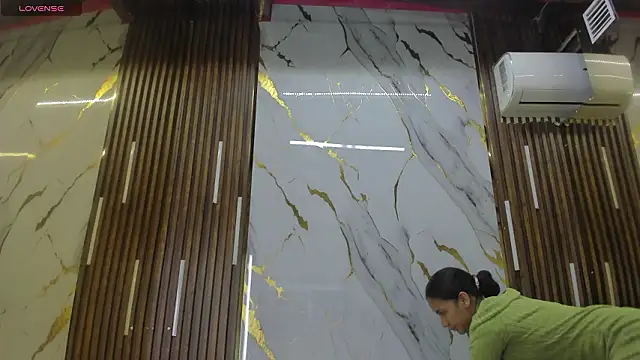 VictoriaDuart online show from March 7, 8:25 pm