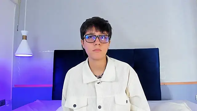 Snapshot of Tsuki_Maru chatting on December 5, 8:17 pm Tsuki Maru online show from December 5, 8:17 pm