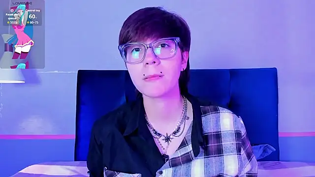 Snapshot of Tsuki_Maru chatting on February 5, 9:10 pm Tsuki Maru online show from February 5, 9:10 pm