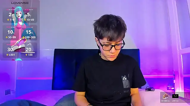 Tsuki Maru online show from November 14, 8:01 pm