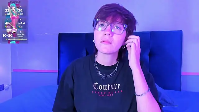 Snapshot of Tsuki_Maru chatting on February 10, 10:47 am Tsuki Maru online show from February 10, 10:47 am