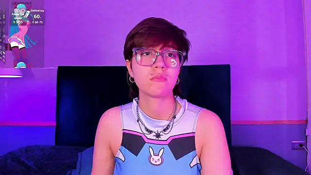 Snapshot of Tsuki_Maru chatting on February 13, 8:09 pm Tsuki Maru online show from February 13, 8:09 pm