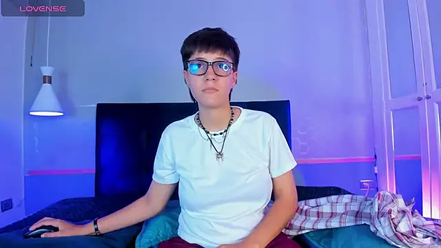 Tsuki Maru online show from November 13, 8:02 pm