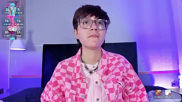 Snapshot of Tsuki_Maru chatting on January 10, 3:35 am Tsuki Maru online show from January 10, 3:35 am