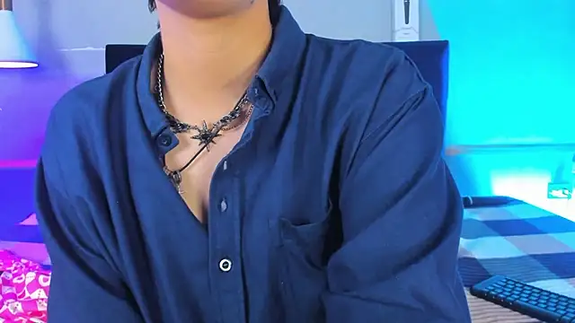 Snapshot of Tsuki_Maru chatting on December 18, 3:33 am Tsuki Maru online show from December 18, 3:33 am