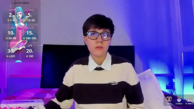 Snapshot of Tsuki_Maru chatting on December 19, 3:43 am Tsuki Maru online show from December 19, 3:43 am