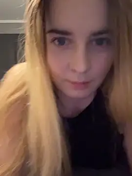 ellieen online show from November 9, 10:03 pm