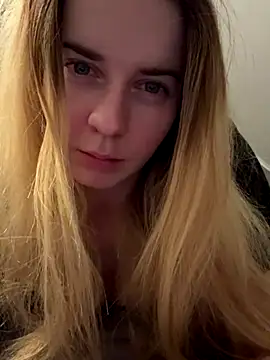 ellieen online show from October 28, 10:09 pm