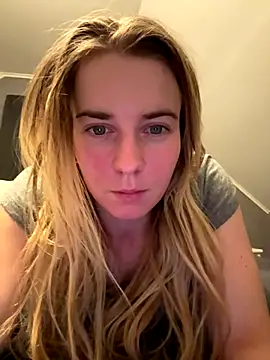 ellieen online show from November 13, 11:30 pm