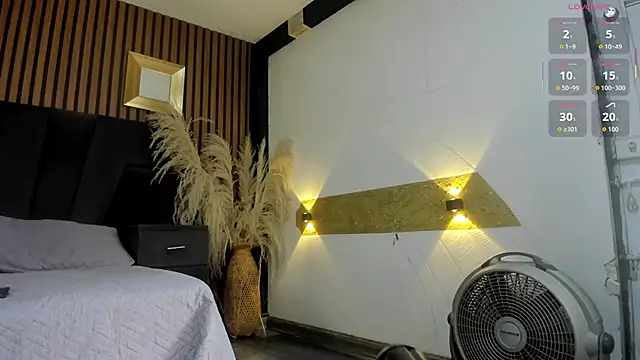 Snapshot of BritanyBrown_ chatting on June 19, 5:02 am BritanyBrown online show from June 19, 5:02 am