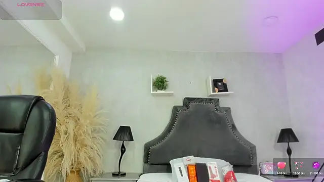 BritanyBrown  online show from March 28, 4:57 am