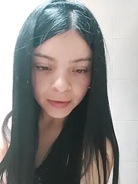 LunaJacobs online show from April 4, 9:21 pm