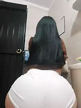 Snapshot of LunaJacobs chatting on November 29, 12:33 am LunaJacobs online show from November 29, 12:33 am